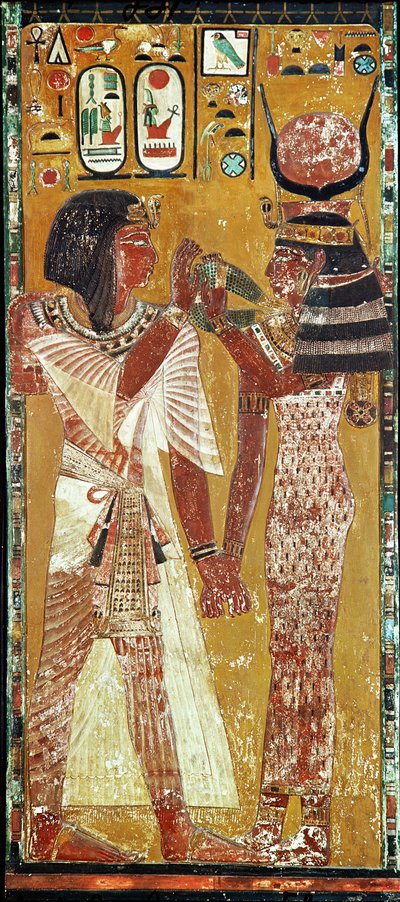 Relieff som viser gudinnen Hathor som plasserer den magiske kragen på Seti I (ca. 1394-1279 f.Kr.) New Kingdom (malt kalkstein) av Egyptian 19th Dynasty