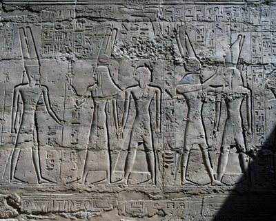 Scener med tilbud til guder, relieff, innvendige vegger i Great Hypostyle Hall, Karnak tempelkompleks (Unescos verdensarvliste av Egyptian 19th Dynasty