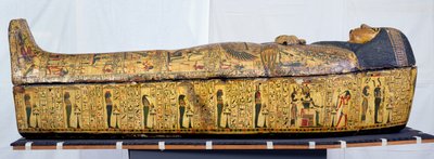 Kiste og deksel til mumien til Nesyamun, muligens funnet i Deir El-Bahri, New Kingdom, ca. 1100 f.Kr. (malt tre) av Egyptian 20th Dynasty