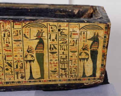 Detalj av den ytre kistebunnen til mumien til Nesyamun, muligens funnet i Deir El-Bahri, New Kingdom, ca. 1100 f.Kr. (malt tre) av Egyptian 20th Dynasty