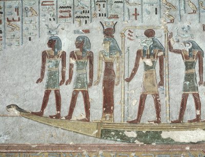 Relieff som viser Khnum i en begravelsesbark som går gjennom underverdenen, fra graven til Ramesses III (ca. 1184-1153 f.Kr.) New Kingdom (malt kalkstein) av Egyptian 20th Dynasty