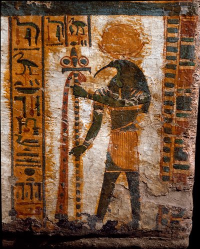 Egyptisk antikvitet: Thot, måneguden, i form av en mann i spissen for ibis. dekorasjon av den antropoide sarkofagen til skriveren Butehamon, 21. dynasti (1085-935 f.Kr.). Egyptens museum i Torino (Torino, Museo Egizio) av Egyptian 21st Dynasty