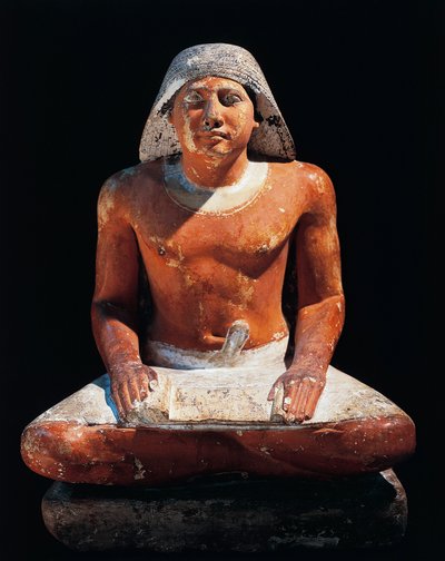 Det gamle Egypt: statue av en sittende skriver fra nekropolisen Saqqara (Sakkara), 5. dynasti, gammelt imperium (kalkstein) av Egyptian 5th Dynasty