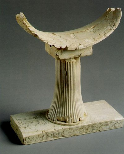 Nakkestøtte med Pepi IIs navn elfenben av Egyptian 6th Dynasty