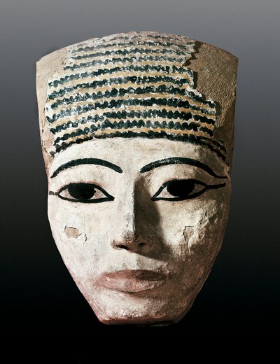 Det gamle Egypt: Portrett for en egyptisk sarkofag. 1600-1100-tallet av JC. Polykrom treutskjæring. Monistrol of Montserrat, Montserrat-museet. av Egyptian Egyptian