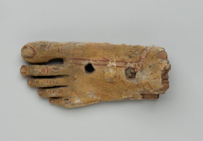 Venstre fot fra en antropoid kiste, 30 f.Kr.-2. århundre e.Kr. (tre og gips) av Egyptian Egyptian