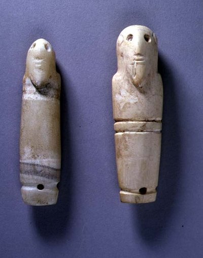 Merker med skjeggete mannshoder (elfenben) av Egyptian Egyptian
