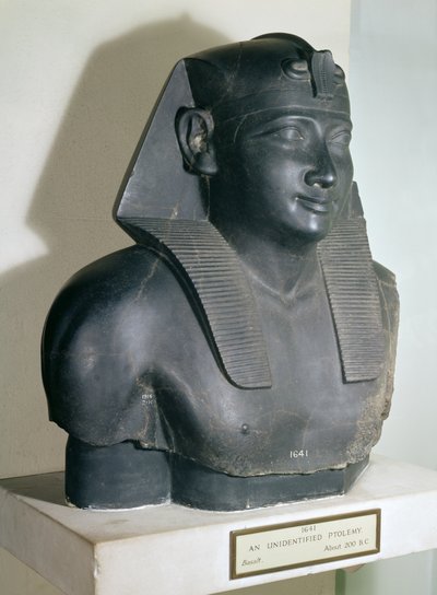 Fragment av en statue i egyptisk stil av Ptolemaios I, 305–283 f.Kr. (basalt) av Egyptian Ptolemaic Period