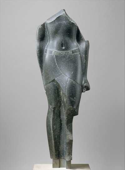 Torso av en ptolemaisk konge, innskrevet med kartusjer av en sen Ptolemaios, 80-30 f.Kr. (basalt) av Egyptian Ptolemaic Period