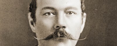 Portrett av Sir Arthur Conan Doyle av Elliott and Fry Photography Studio