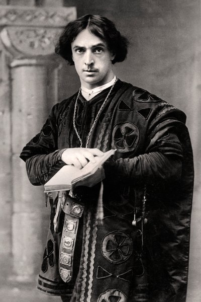 John Martin Harvey 1863-1944, engelsk skuespiller, 1907. av Ellis and Walery