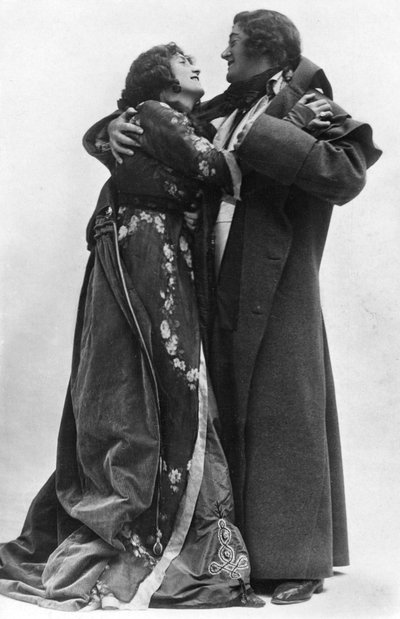 Julia Neilson og Fred Terry i The Scarlet Pimpernel, c1905. av Ellis and Walery