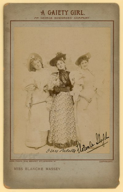 A Gaiety Girl - Miss Blanche Massey, Grace Palotta, Florence Lloyd av English Photographer