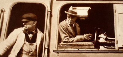 En motorfører overleverer kong Edward VIII i Canada, 1920-tallet av English Photographer