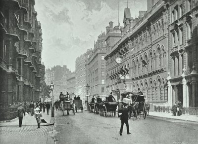 Army and Navy Stores, Victoria Street, Westminster LB: ser østover ved Francis Street, 1895 av English Photographer