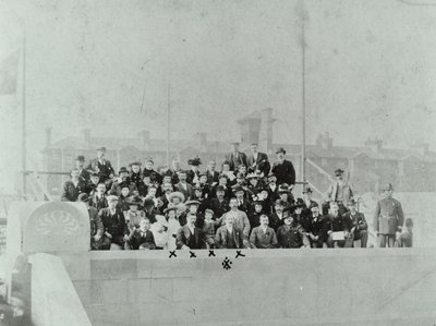 Blackwall Tunnel: publikum samlet ved åpningsseremonien, 1897 av English Photographer