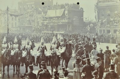 Blackwall Tunnel: slekt som prinsen av Wales, senere kong Edward VII, og prinsesse Alexandria deltar på den seremonielle åpningen av tunnelen, 1897 av English Photographer