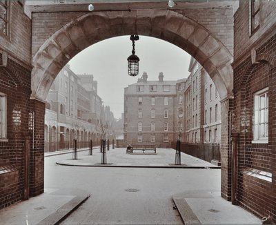 Bourne Estate: Kirkeby Buildings, London av English Photographer