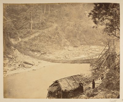 Cane hengebro over Teesta, på vei inn i Bhootan.  Utsikt over Darjeeling. 1870-tallet av English Photographer