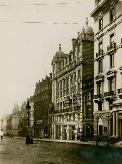 Carlton House, bygget på stedet til St Philips Chapel, Regent Street, London, i 1904 av English Photographer