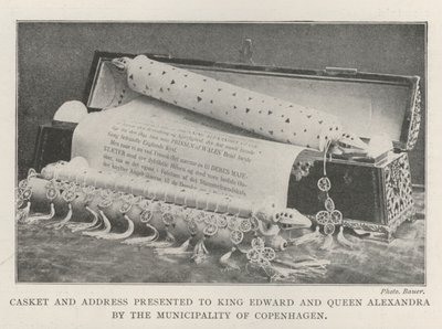 Kist og adresse presentert til kong Edward og dronning Alexandra av Københavns kommune av English Photographer