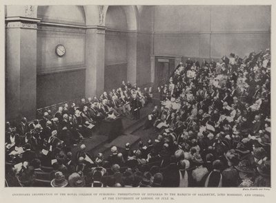 Hundreårsfeiring av Royal College of Surgeons, presentasjon av diplomer til markisen av Salisbury, Lord Rosebery og andre, ved University of London, 26. juli av English Photographer