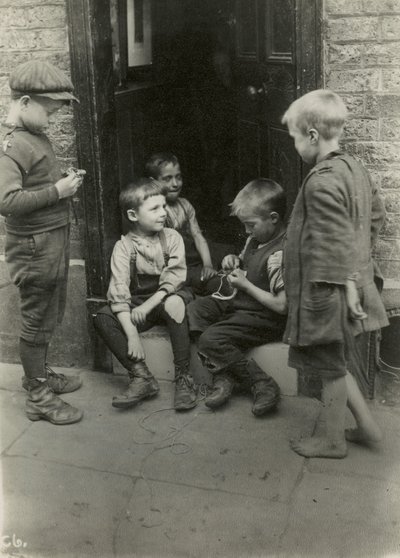 Barnefattigdom, London av English Photographer