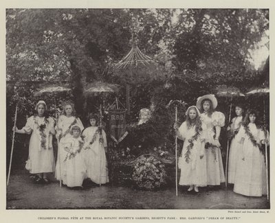 Barnas blomsterfest i Royal Botanic Societys Gardens, Regents Park, Mrs Garfords Dream of Beauty av English Photographer