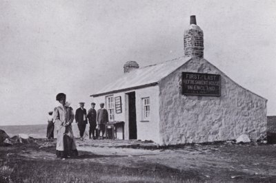 Cornwall: First and Last House, Lands End (s/hvitt-bilde) av English Photographer