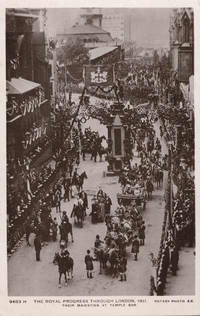 Kroningsprosesjon av kong George V og dronning, Temple Bar, London av English Photographer