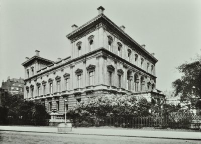 Dorchester House, Park Lane, Westminster LB, 1896 av English Photographer