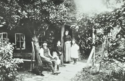 Elder Road: Rose Cottage, 1890 av English Photographer