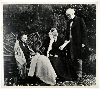 Florence Nightingale, Parthenope, Lady Verney og Sir Harry Verney på Claydon House av English Photographer