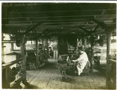 Håndvevveving, Hughes fabrikk nr. 2, 1923 av English Photographer