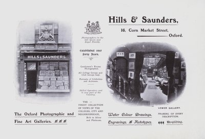 Hills and Saunders (s/hvitt bilde) av English Photographer