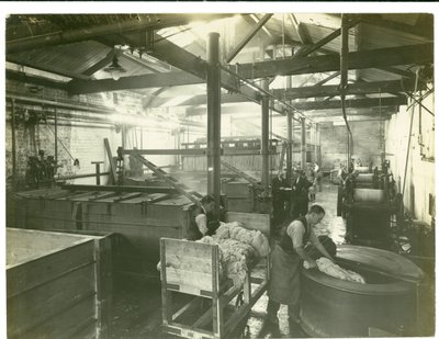 Hydraulisk drevet fargehus, teppefabrikk, 1923 av English Photographer