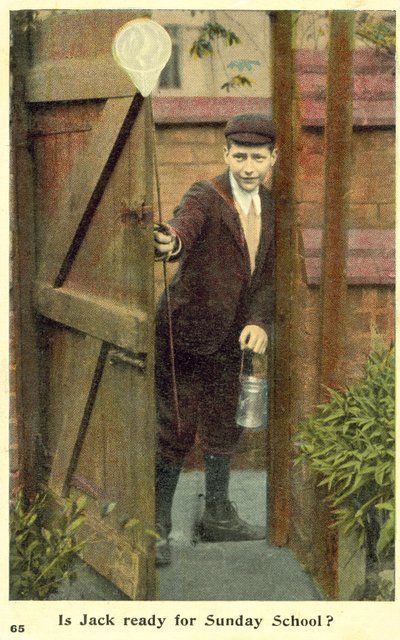 Er Jack klar for søndagsskolen? (fargebilde) av English Photographer