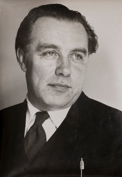 Jerzy Faczynski, polsk arkitekt som kom til Storbritannia som flyktning i 1941 (s/hv-bilde) av English Photographer