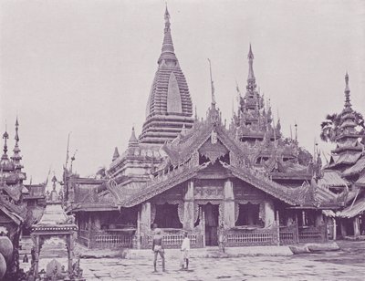 Khawn eller Canopy foran Pagoda, Pagan av English Photographer