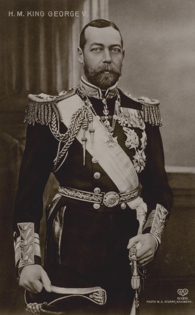 Kong George V (s/hvitt bilde) av English Photographer