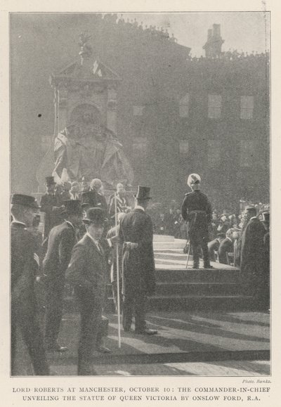 Lord Roberts i Manchester, 10. oktober, den øverstkommanderende avduket statuen av dronning Victoria av Onslow Ford, RA av English Photographer