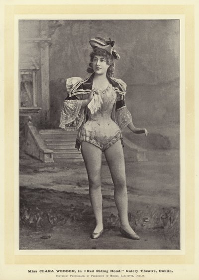 Miss Clara Webber, i Red Riding Hood, Gaiety Theatre, Dublin av English Photographer