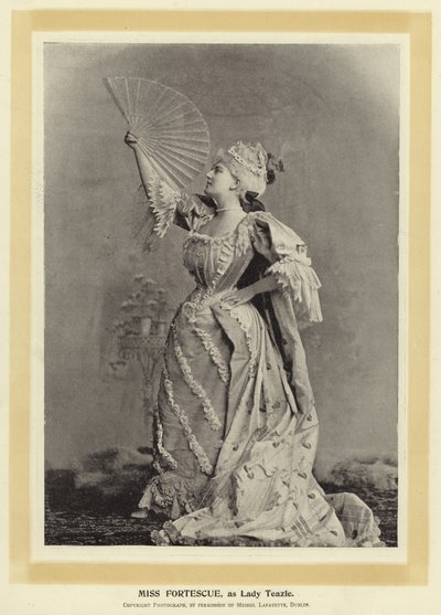 Miss Fortescue, som Lady Teazle av English Photographer