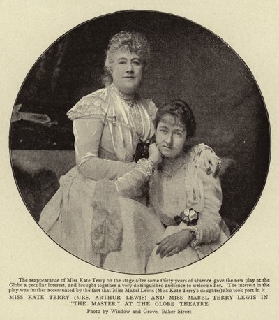 Miss Kate Terry (Mrs Arthur Lewis) og Miss Mabel Terry Lewis i The Master på Globe Theatre av English Photographer