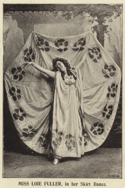 Frøken Loie Fuller, i skjørtedansen av English Photographer