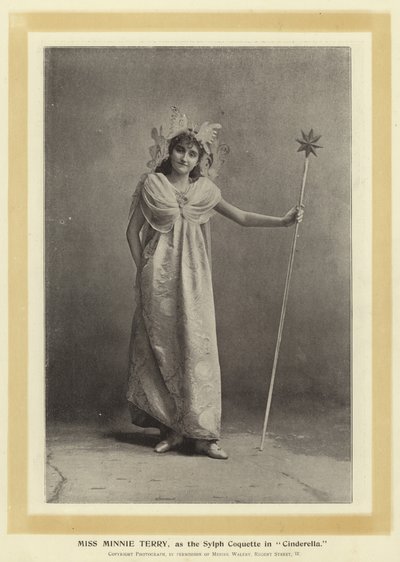 Miss Minnie Terry, som Sylph Coquette i Askepott av English Photographer