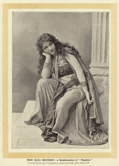Frøken Olga Brandon: en reminiscens av Hypatia av English Photographer