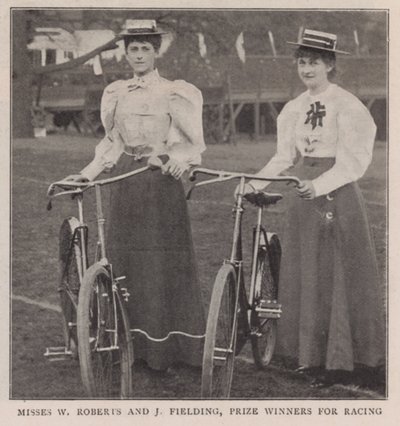 Frøken W Roberts og J Fielding, prisvinnere for racing av English Photographer