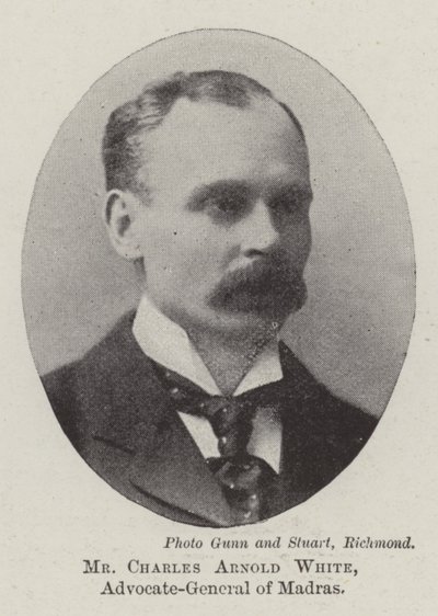 Mr Charles Arnold White, generaladvokat for Madras av English Photographer
