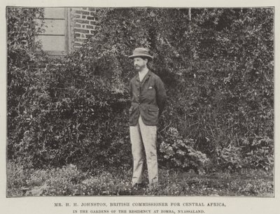 Mr H H Johnston, britisk kommissær for Sentral-Afrika, i Gardens of the Residence i Zomba, Nyasaland av English Photographer